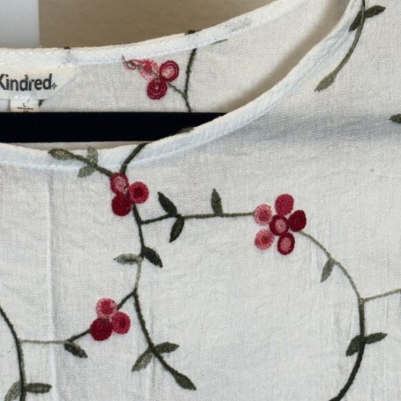 Anthropologie Kindred Embroidered White Floral Gauzy Boho Top Shirt Size Large - Picture 3 of 5